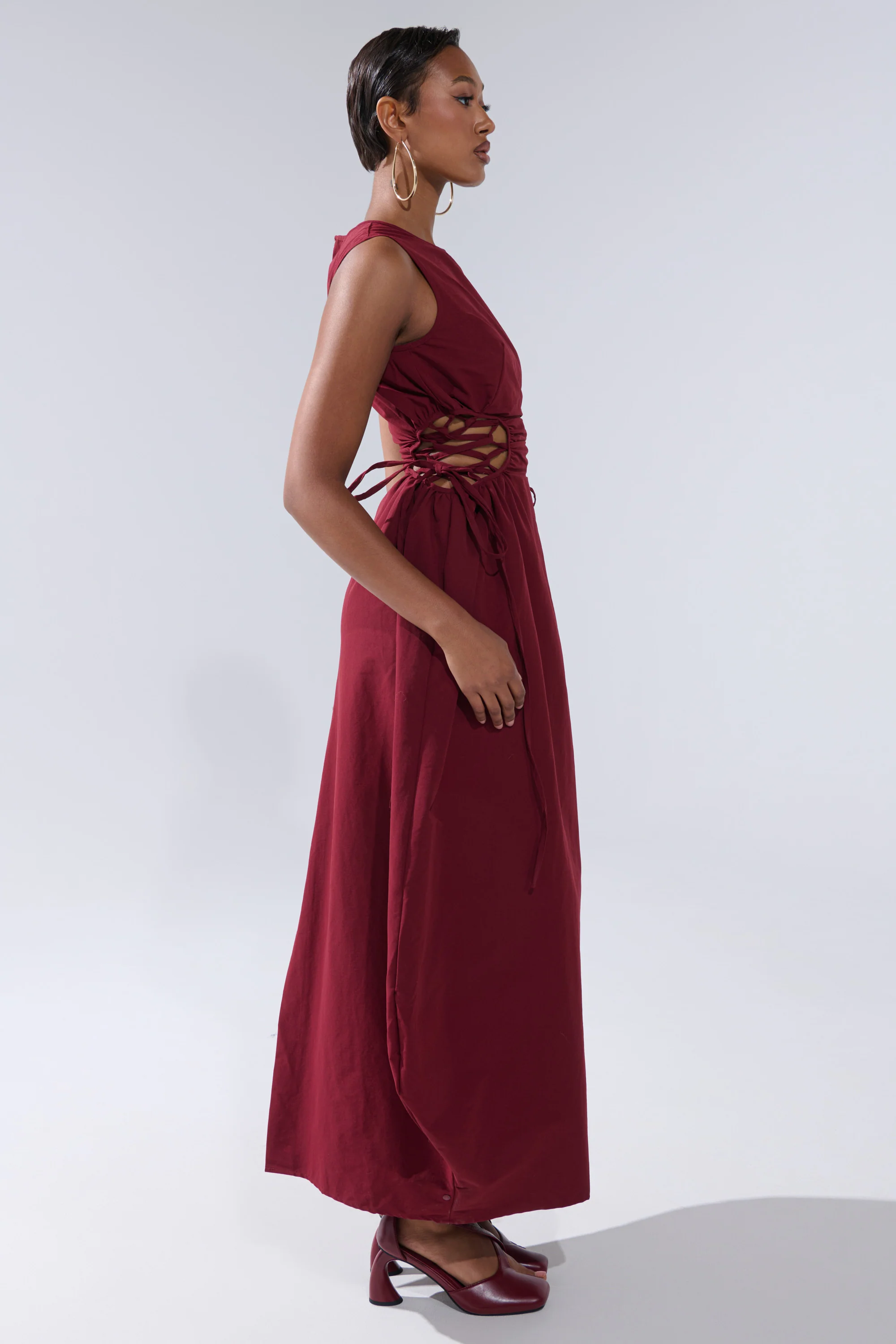 ALINA LACE UP DETAIL MAXI DRESS IN BURGUNDY - Image 10
