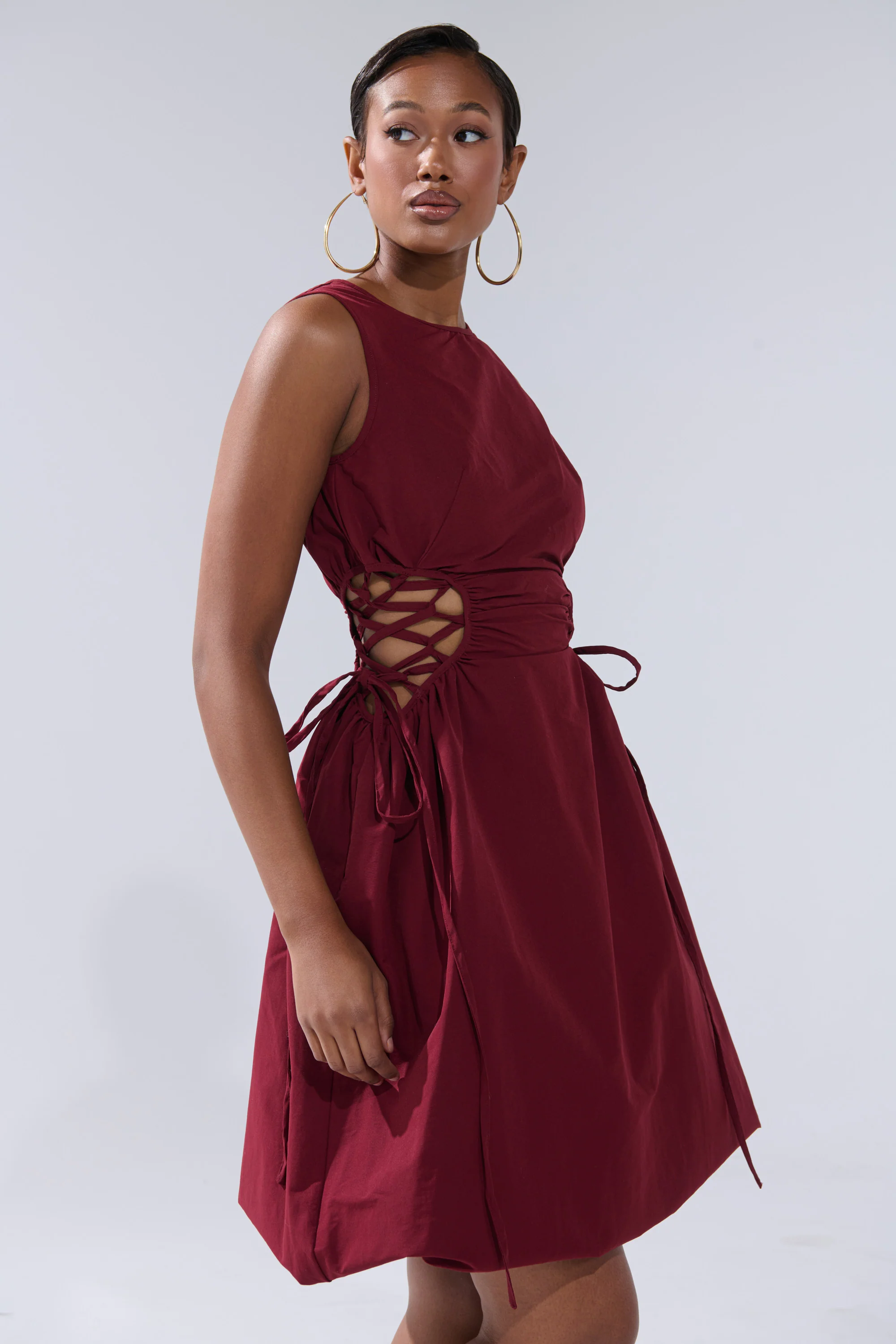 ALINA LACE UP DETAIL MAXI DRESS IN BURGUNDY - Image 3