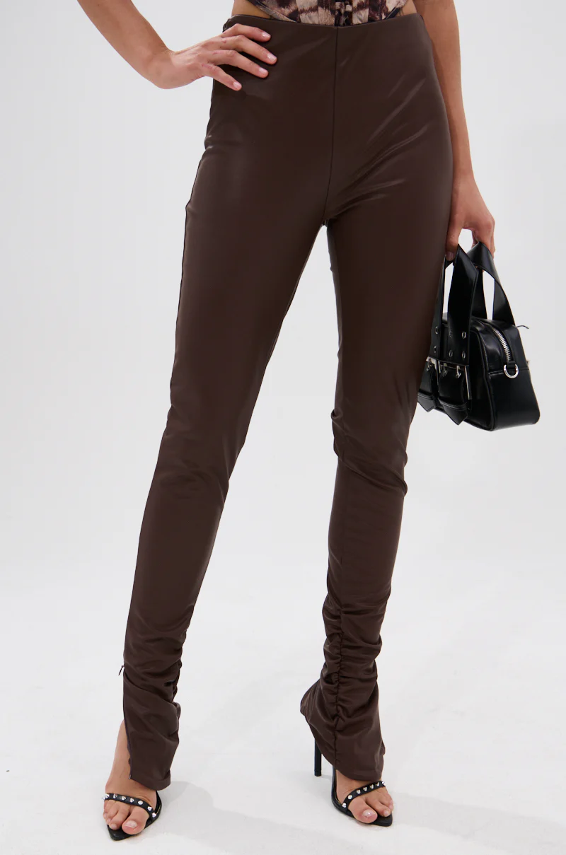 HANGING ON PU RUCHED LEGGING - Image 3